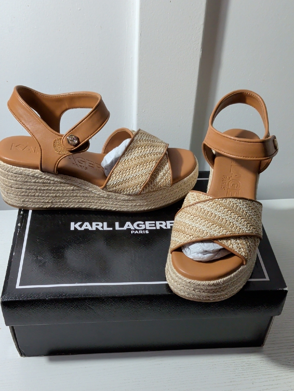 Karl Lagerfeld NIB 8 Sandals